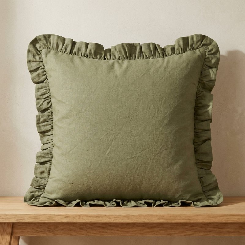 Coussin Grace uni vert sphaigne avec volant